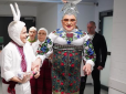 Хлопець працював 