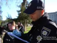 В Одесі на Куликовому полі чоловік із двома ножами напав на поліцію (фото)