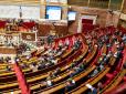 У Франції чоловік надіслав до Національних зборів 600 презервативів, бо депутати 
