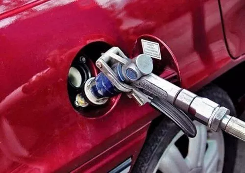 Удар по кишені відчули всі! Чому в Україні пальне дорожчає швидше, ніж в Європі